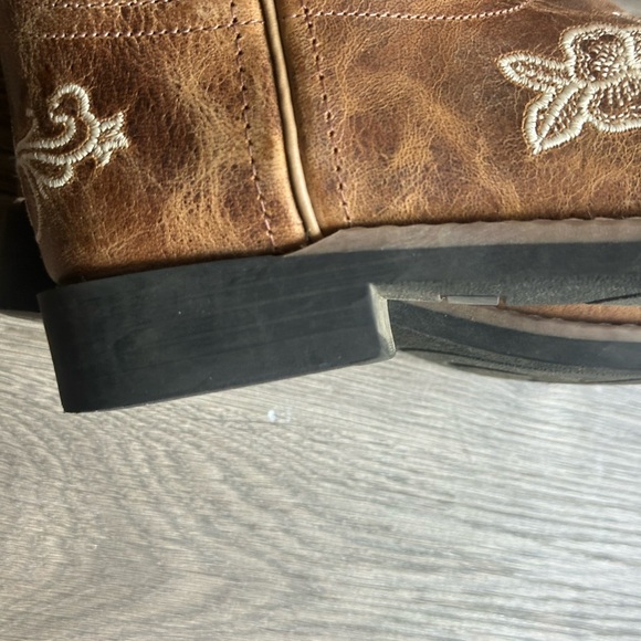 Shyanne Floral Embroidered Western Leather Brown Boots - Picture 7 of 13
